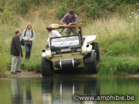 Véhicule amphibie : entrée dans l'eau