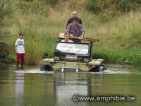 Véhicule amphibie : entrée dans l'eau