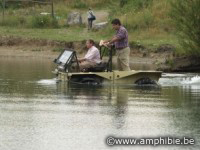 Véhicule amphibie : Navigation sur l'eau