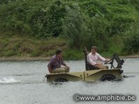 Véhicule amphibie : Navigation sur l'eau