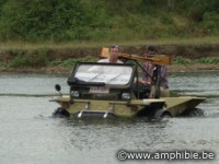 Véhicule amphibie : Navigation sur l'eau