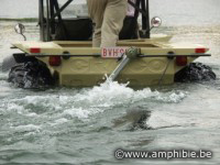 Véhicule amphibie : Navigation sur l'eau