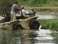 Véhicule amphibie : NSortie de l'eau 